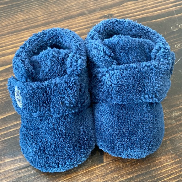 Ugg Infant Baby Bixbee Crib Bootie - Picture 3 of 10